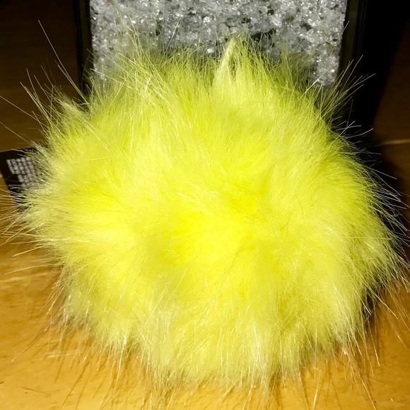 H&M Key Chain - Picture 2 of 3